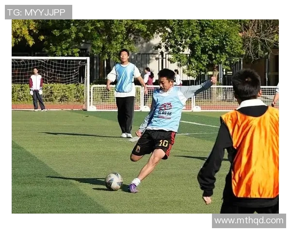 我的足球明星老爸带我走进绿茵场的梦想与奋斗之旅