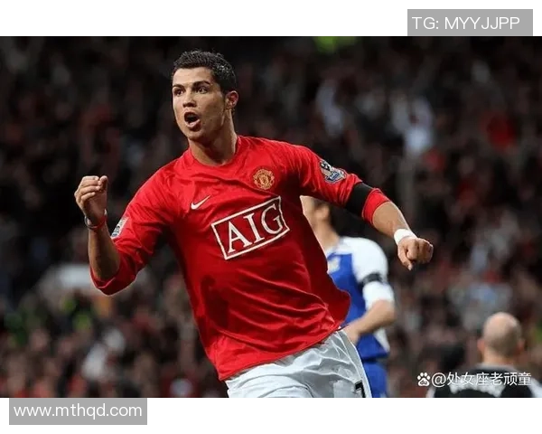 探讨历史上哪个足球明星在巅峰时期展现出最强的竞技水平与影响力